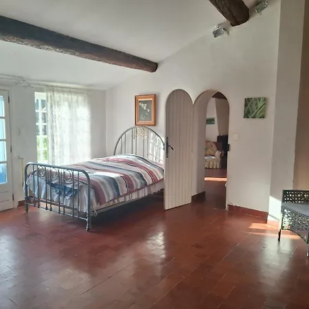 La Bergerie Bed & Breakfast Calvisson